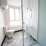 Elegante Avec Salle De Douche Privative Apartman *