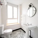 Elegante Avec Salle De Douche Privative